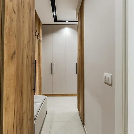 Olivia's * Velipojë